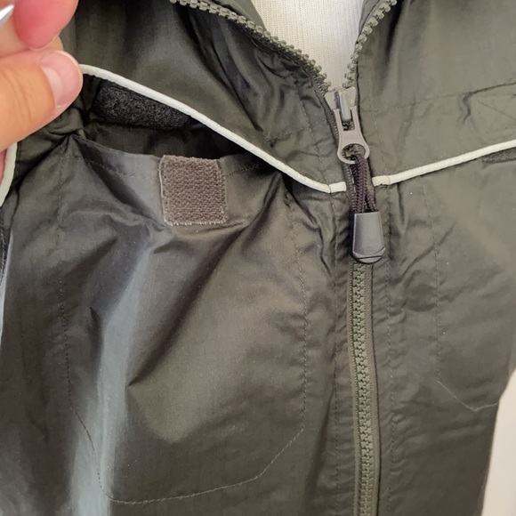 GAP OutdoorWear Lightweight Breathable Vest Jacket - Picture 5 of 12